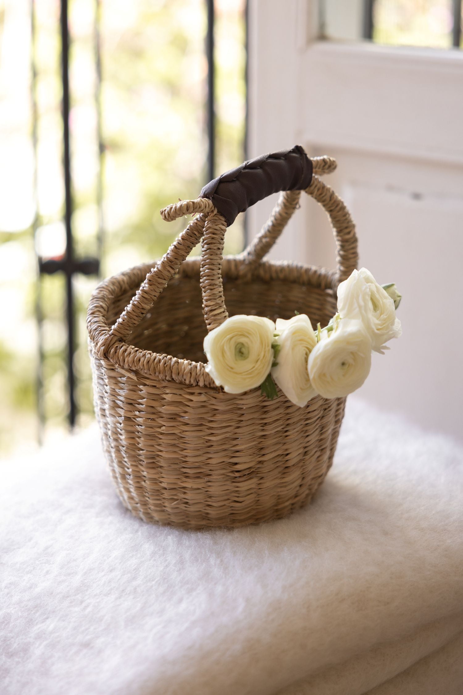 Cesta Artesana Fibra Natural Asa Cuero