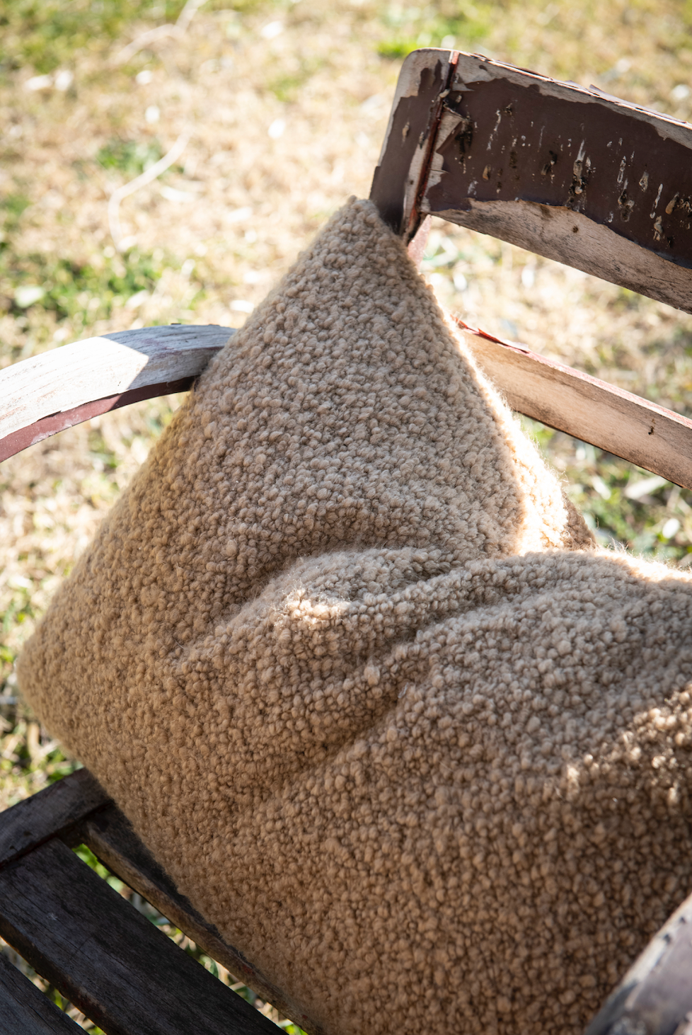 cojín-marron-textura