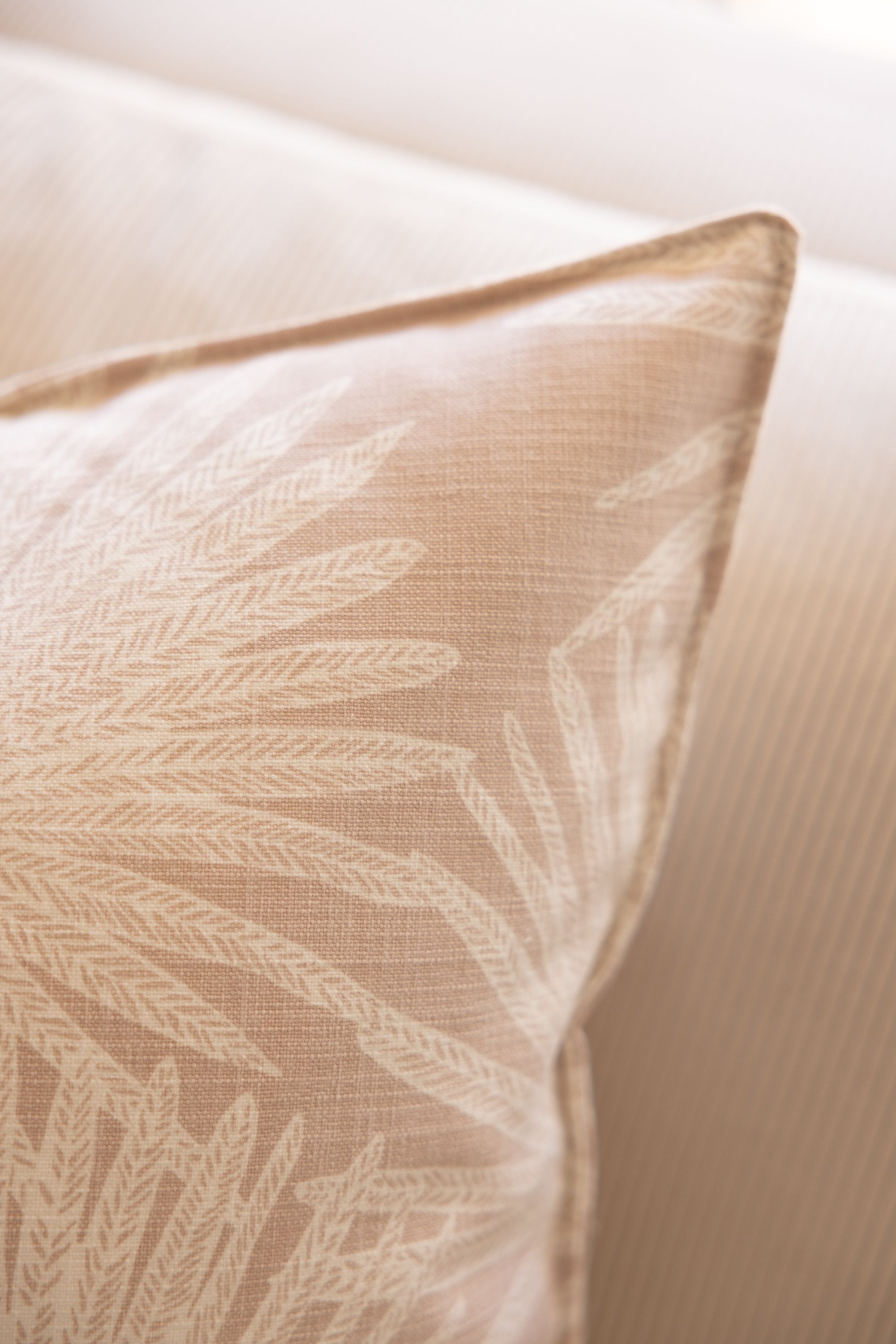 Cojín Artesano Estampado Nude