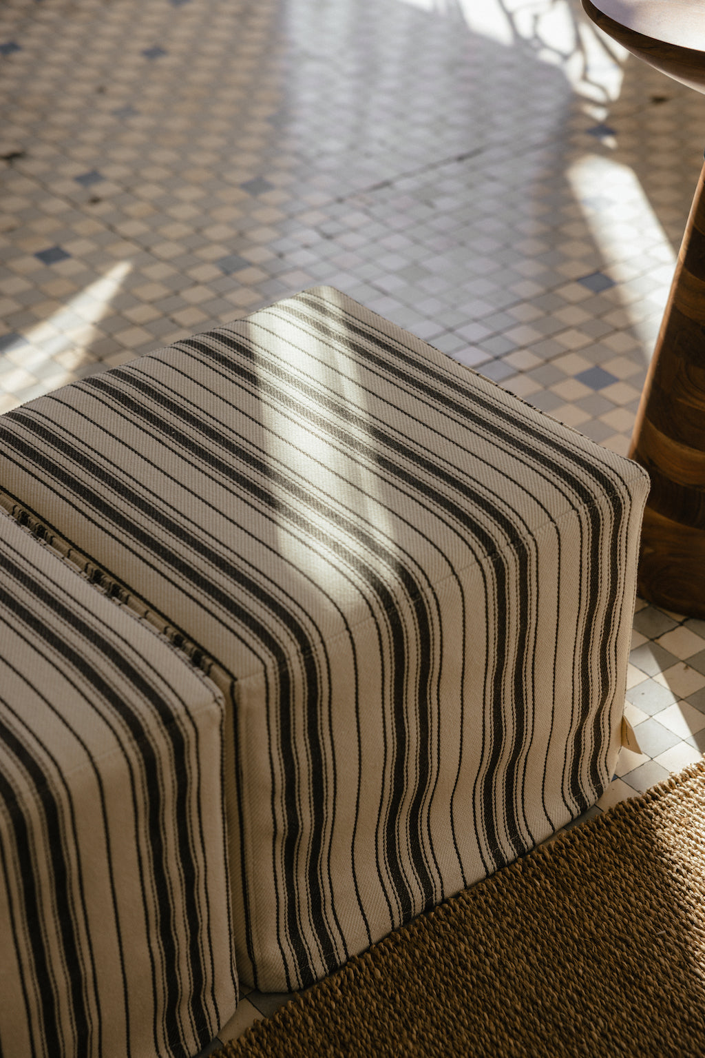 Puf desenfundable de rayas 