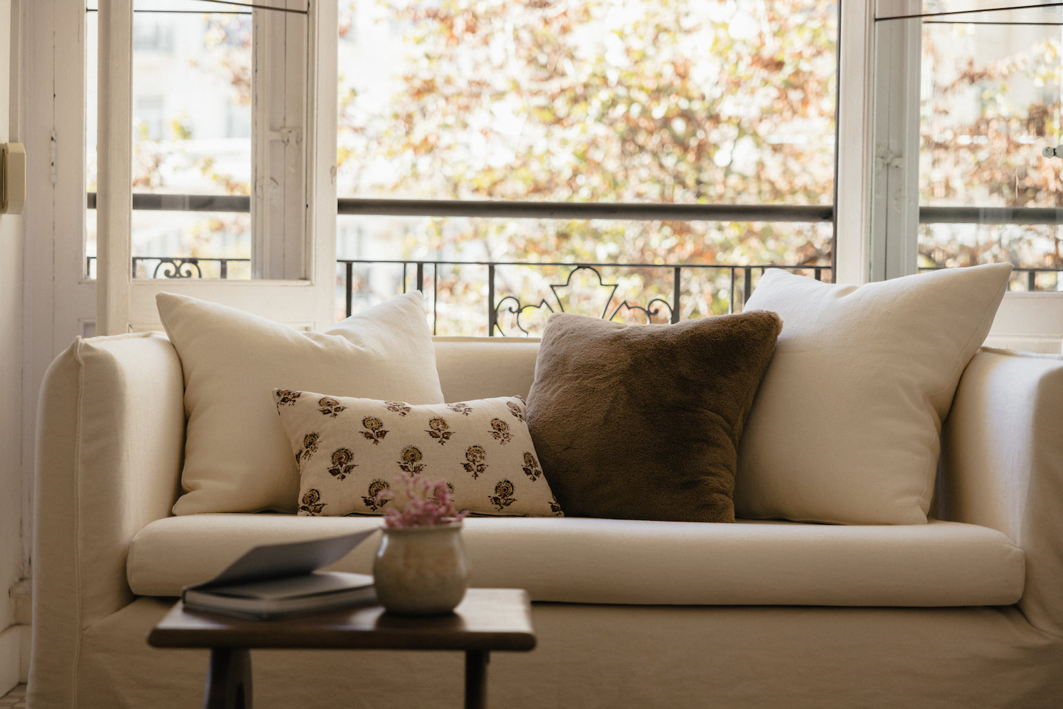 Cojín Artesano Pelito Suave Tierra